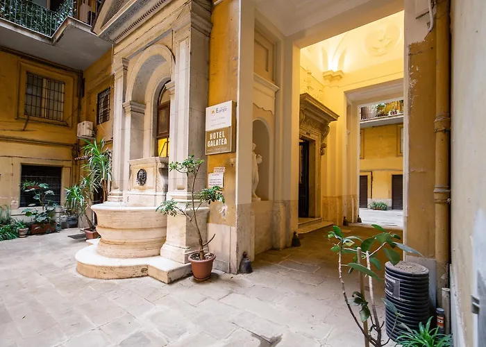 Decharme With Terrace In Monti Apartament Rzym