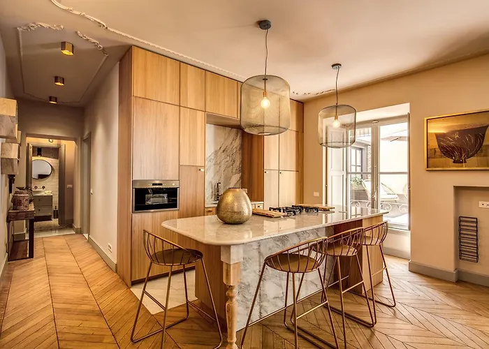 Decharme With Terrace In Monti Apartament Rzym