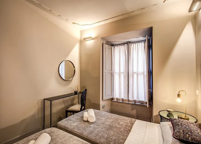 Decharme With Terrace In Monti Apartament *
